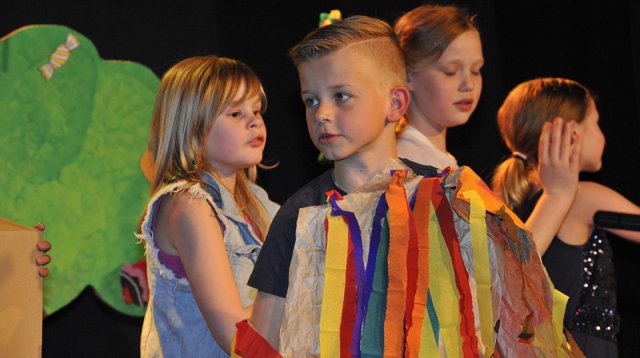 Schooltoneel (vrijdag  1 april 2016)